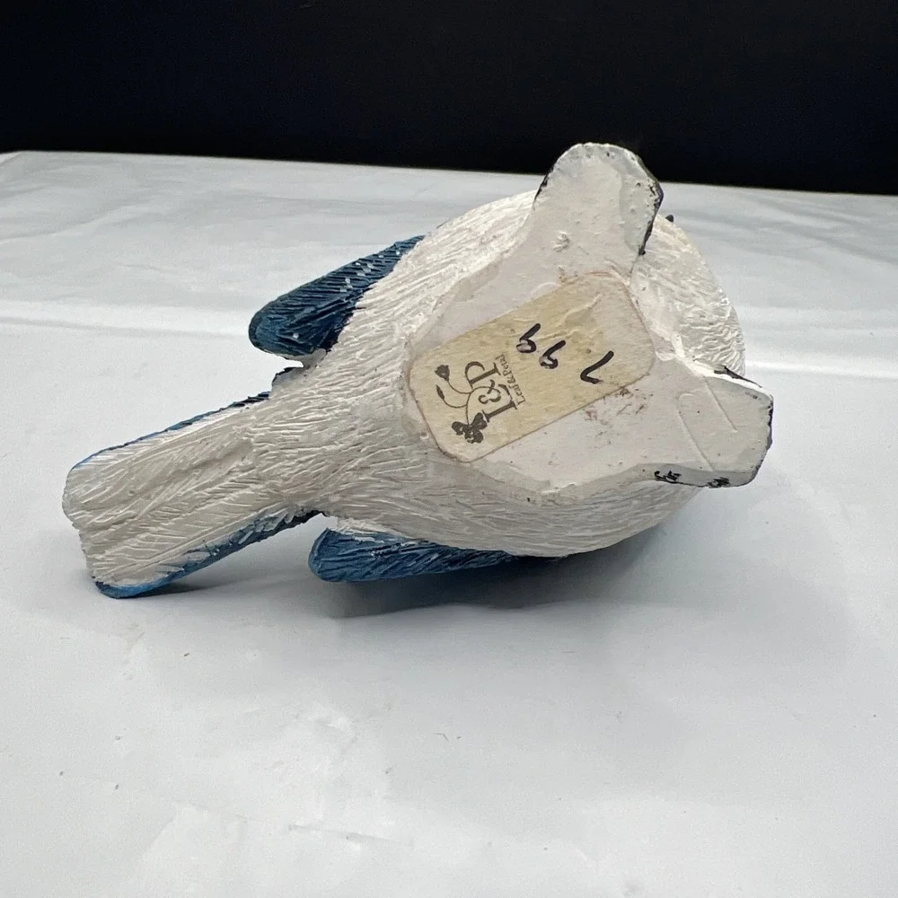 Leaf & Petal Textured Blue Jay Bird Figurine Painted Resin Garden Shelf Decor